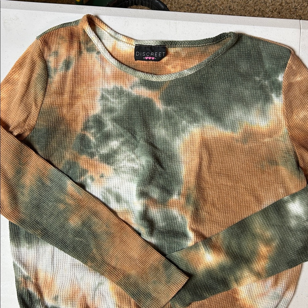 Discreet Multicolor Tie-Dye Long Sleeve
